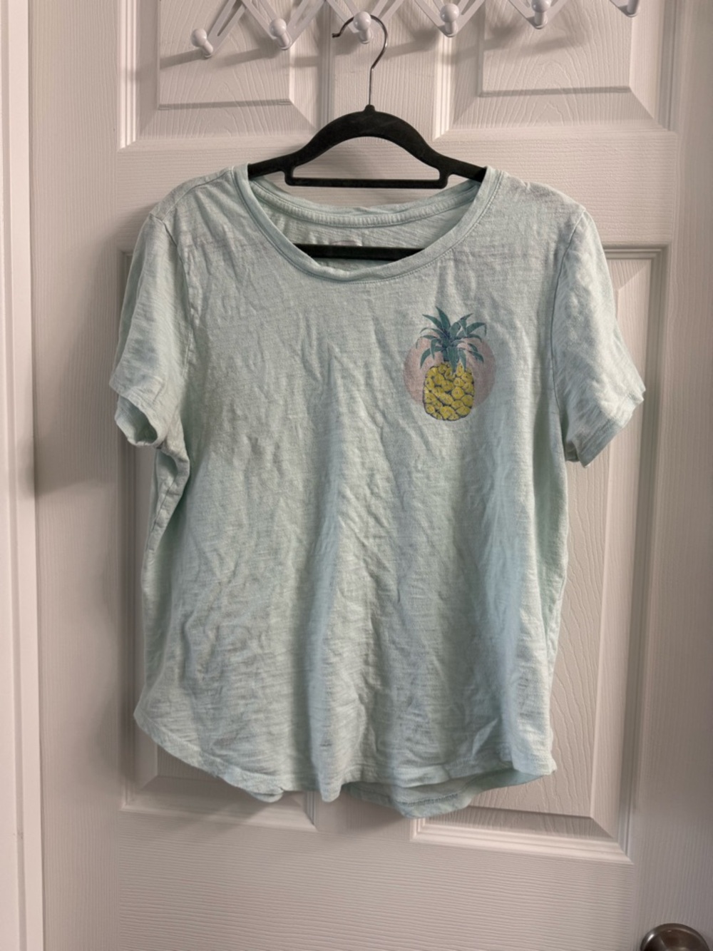 Old Navy Women's Light Blue Pineapple Graphic Short Sleeve T-Shirt Size L